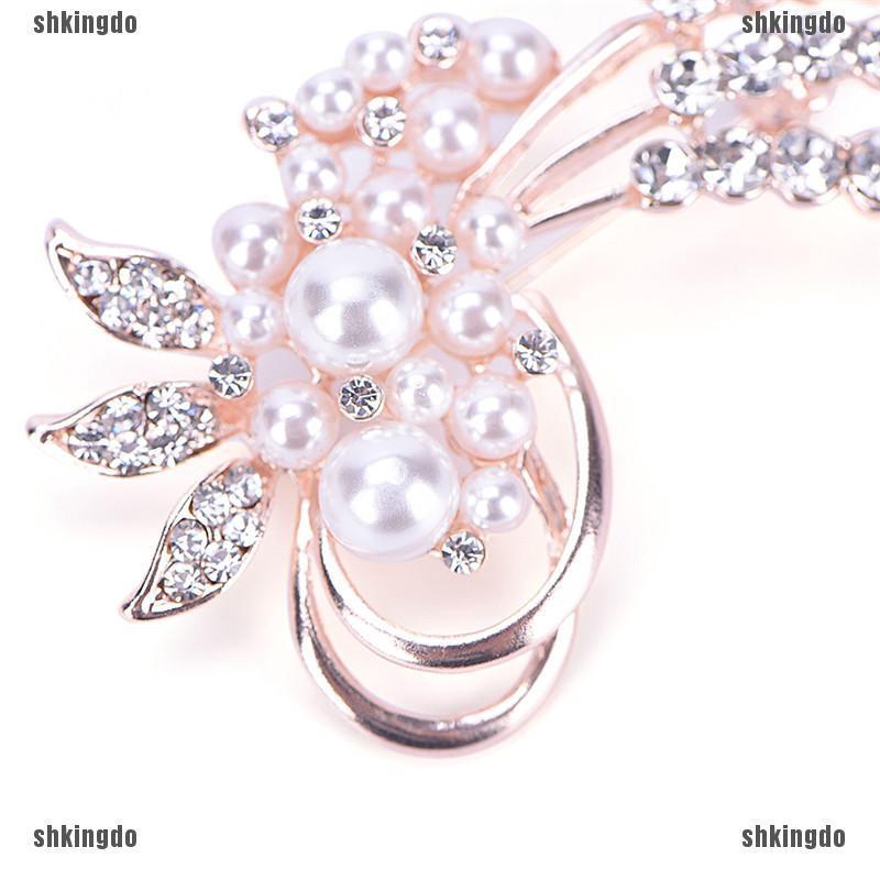 Trâm cài áo hình hoa đính đá và ngọc trai phong cách Vintage