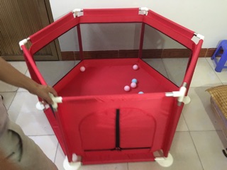 Cũi kiêm lều bóng cho bé