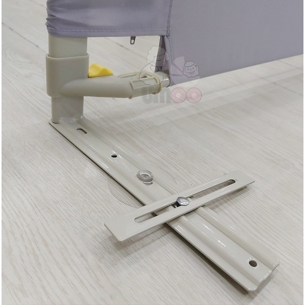 Thanh chắn giường UMOO UM 088 cho bé nâng cấp mới nhất 2023 chát liệu kim loại dày dặn có với lớp xốp bảo vệ an toàn