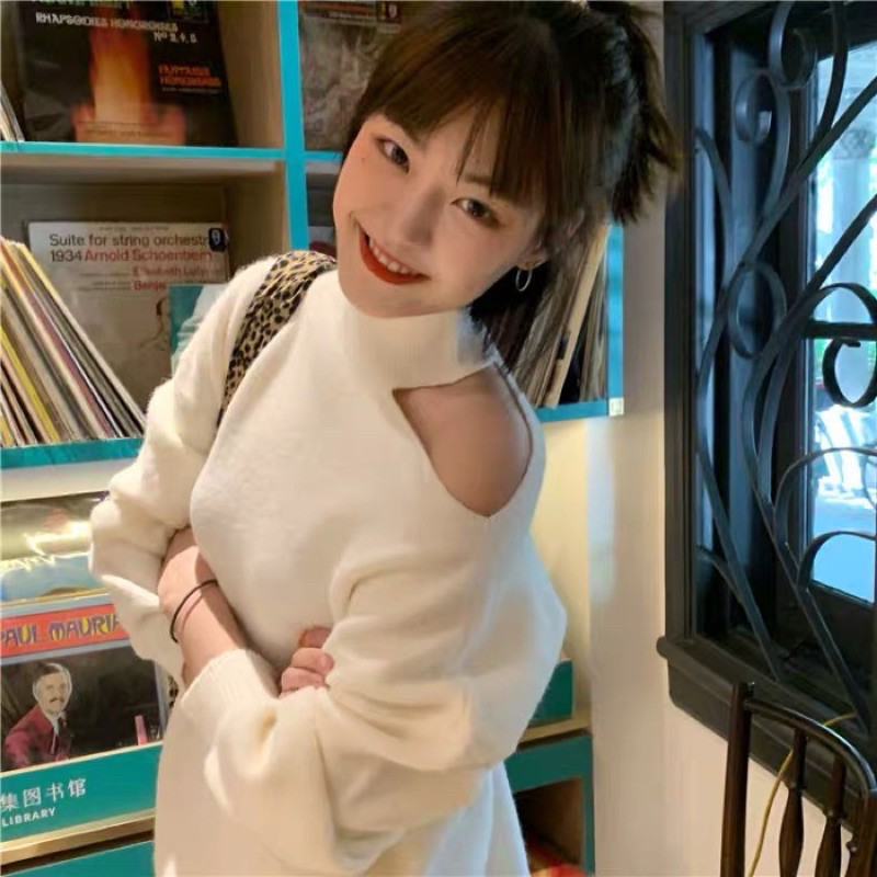 Áo len trơn cổ cao khoét vai