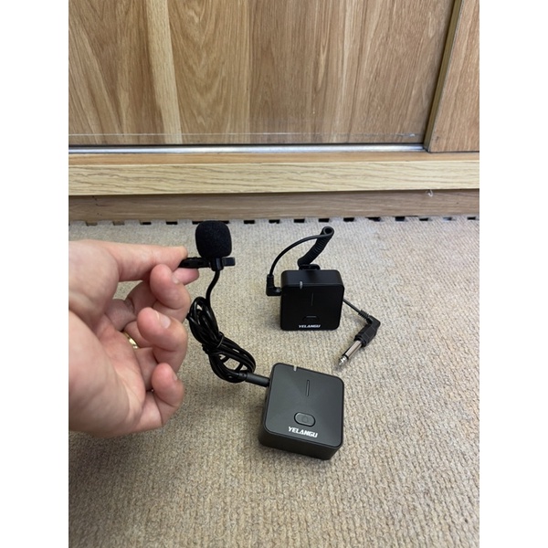 MICRO KHÔNG DÂY MÀU DA NGƯỜI YELANGU MX5 2.4G cho diễn giả đào tạo kết nối amply loa kéo điện thoại kết nối siêu xa 100m