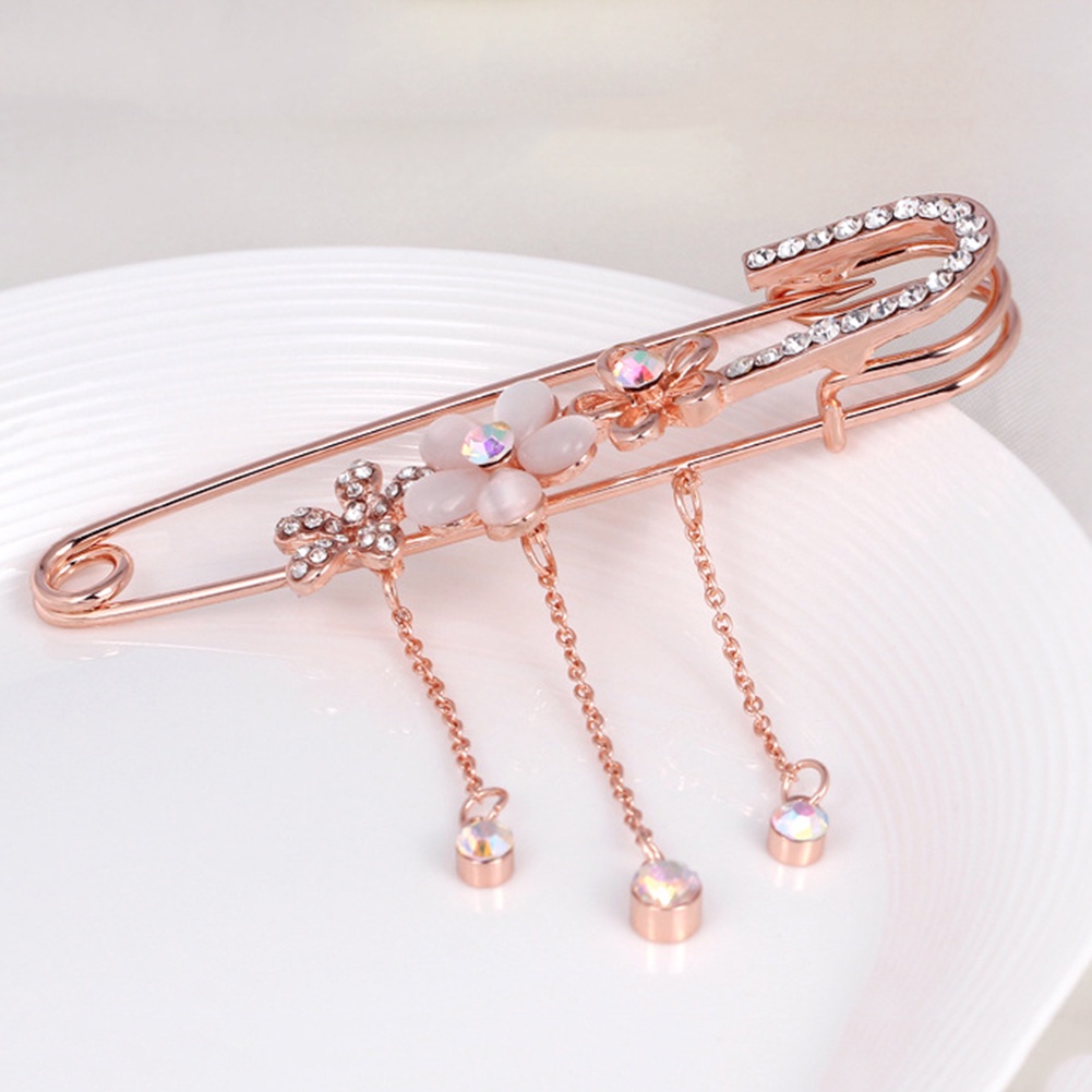 Trâm Cài Áo Hình Hoa Đính Đá Sang Trọng Cho Nữ