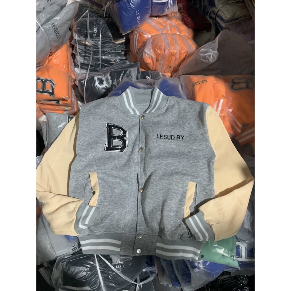 Áo Khoác Nữ Croptop Thêu Chữ B LESUD BY  Vải Nỉ Ngoại Dày Mịn Cao Cấp - Kiểu Bomber Lửng Tay Cánh Dơi ,Nút Bấm