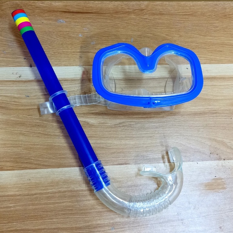 Kính bơi có ống thở cho trẻ em và người lớn loại kín mắt mũi mã 50075