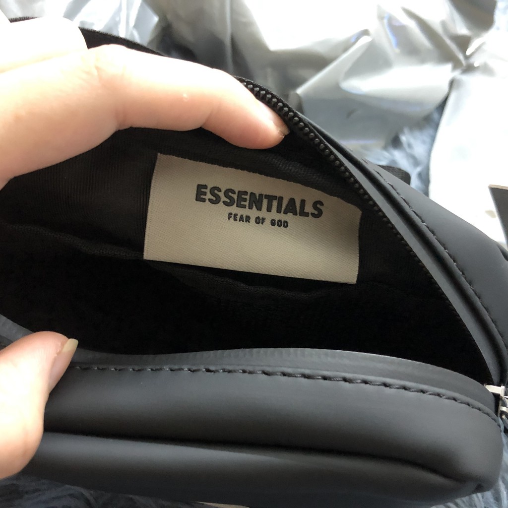 Túi đeo chéo mini Essentials_fear of god cao cấp