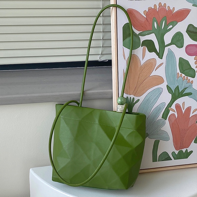 Túi xách IELGY xỏ hạt đá màu xanh lá cây đơn giản dễ phối đồ dành cho nữ