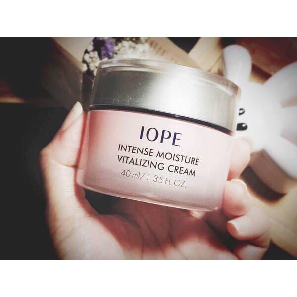 Kem dưỡng IOPE Intense Moisture Vitalizing Cream