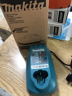 Đế sạc pin Makita DC10WA