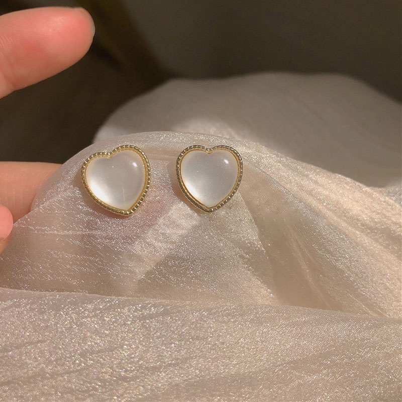 ✨✨ Đôi khuyên tai xỏ hình trái tim đính pha lê xinh xắn thời trang cho phụ nữ