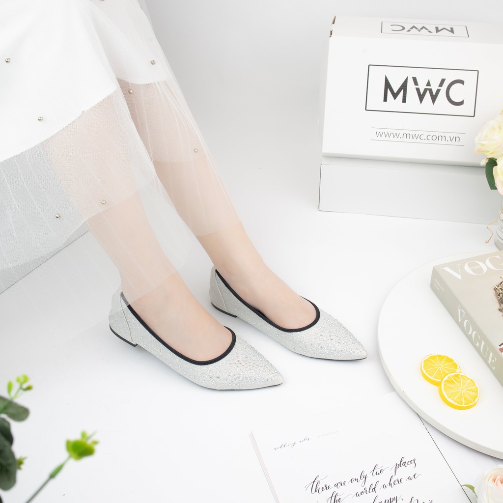 Giày búp bê nữ mũi nhọn đính đá MWC NUBB- 2203 | BigBuy360 - bigbuy360.vn