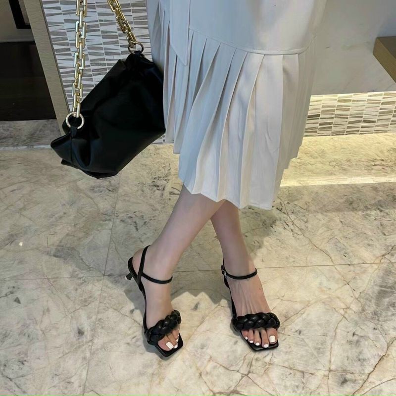 TvL(ẢNH THẬT) Sandal 5p Quai Tết Sexy Da Siêu Mềm Êm Fullbox Cao Cấp