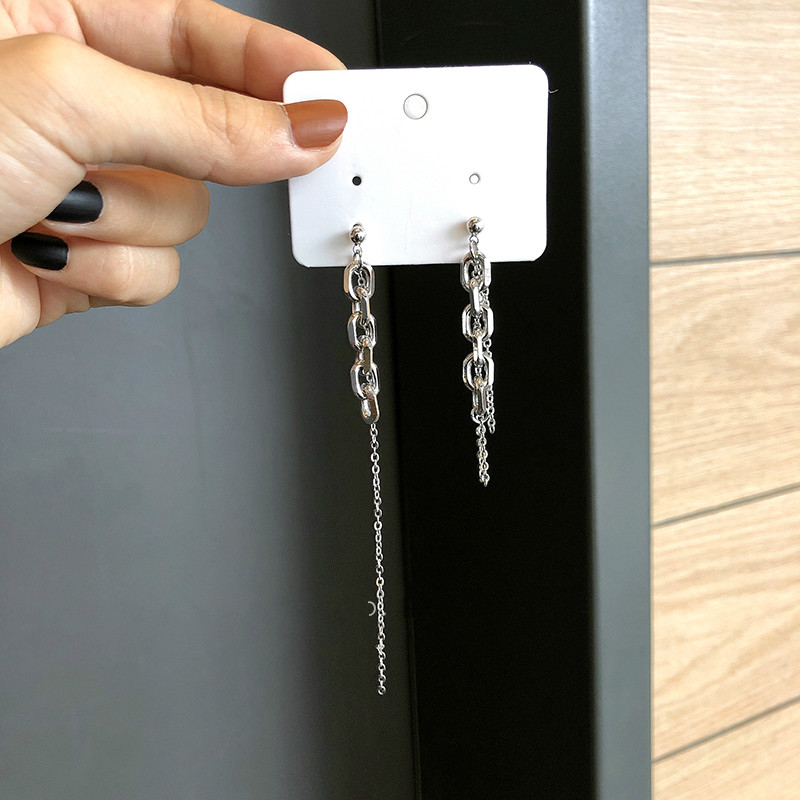 Khuyên tai dáng dài tạo hình độc đáo cho nữ