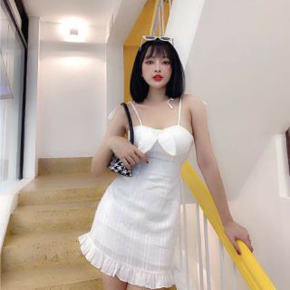 Đầm trắng 2s thắt nơ ngực - kèm ảnh thật