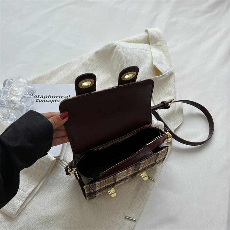 Túi Đeo Vai Họa Tiết Kẻ Sọc Màu Sắc Tương Phản Thời Trang Cho Nữ