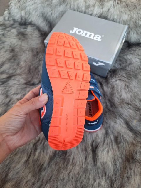 Giày thể thao xuất hiệu Joma