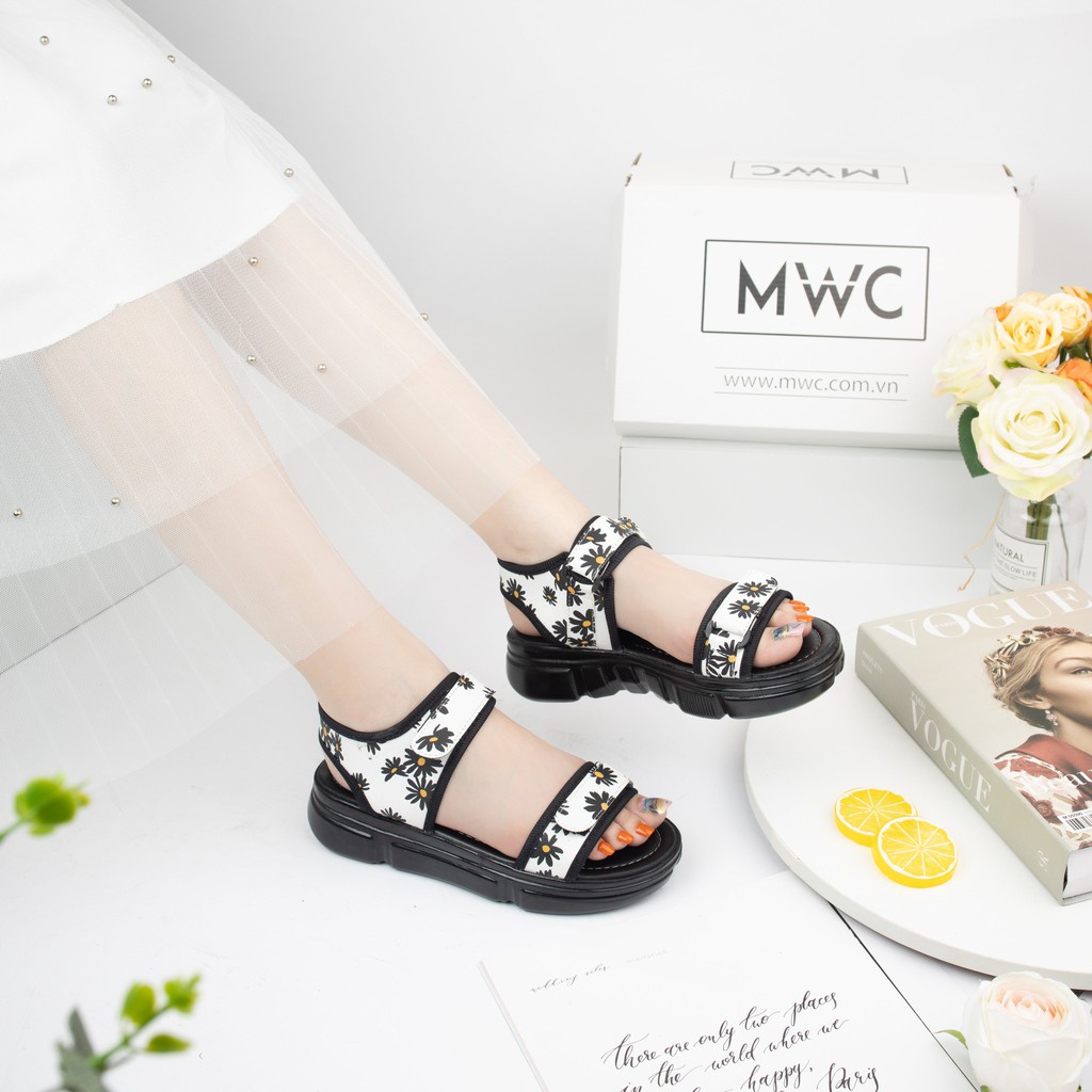 Giày sandal nữ quai ngang đế xuồng họa tiết hoa cúc MWC NUSD- 2809