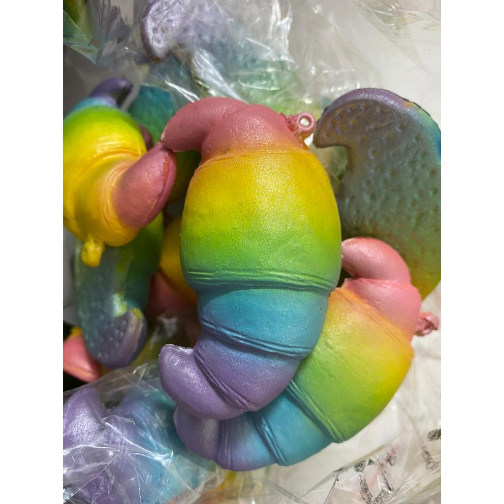 Squishy bánh sừng trâu cầu vồng mini hiếm