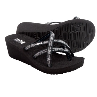 Sandal Tevar