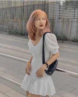Váy trắng lệch vai