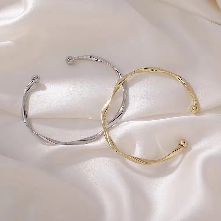  Vòng tay nữ thiết kế đơn giản thời trang phong cách Hàn Quốc | BigBuy360 - bigbuy360.vn