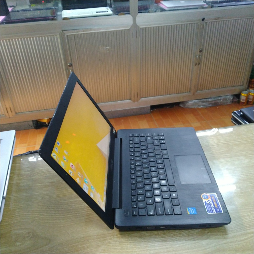 Laptop Asus x453 chip Intel n2830 RAM 2GB ổ 500gb máy mỏng thời trang đẹp nguyên tem