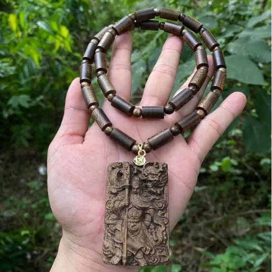 Vòng Cổ / Dây Chuyền Trầm Hương Mặt Quan Công Trầm Hương Sánh Chìm Và Tốc