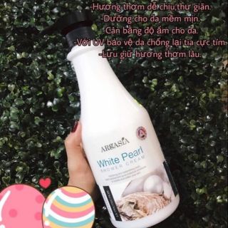 Sữa tắm argasia màu trắng
