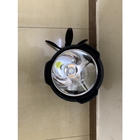 ĐÈN PIN SIÊU SÁNG W590 VÀ W591  SIÊU SỊN SOI XA 300M