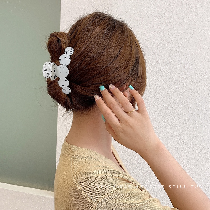 Kẹp tóc hàm cá mập phong cách Hàn Quốc cho nữ