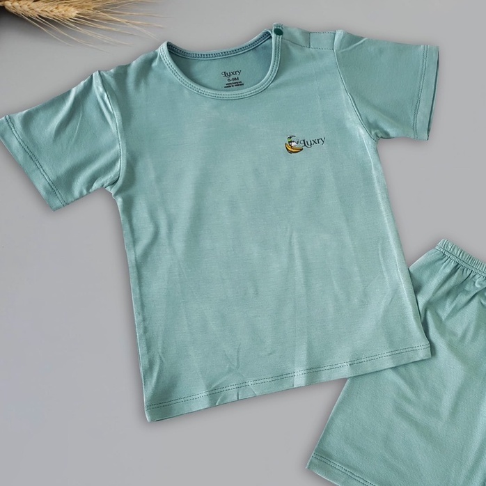 Bộ quần áo cộc tay Luxry màu xanh rêu chất vải sợi tre cực mát cho bé trai từ 3 tháng đến 4 tuổi