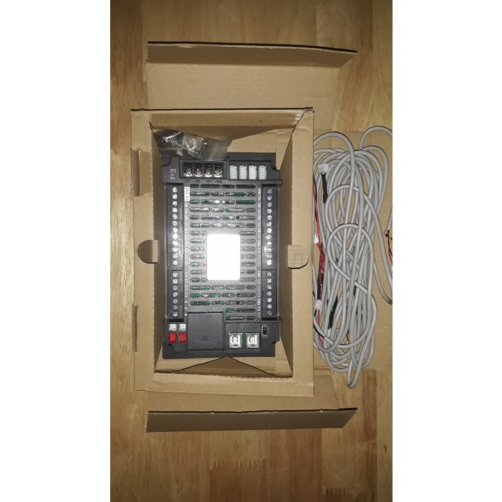 Màn hình cảm ứng YKHMI 5″ tích hợp PLC Delta ES2, Model MC-24MR-12MT-500ES-E