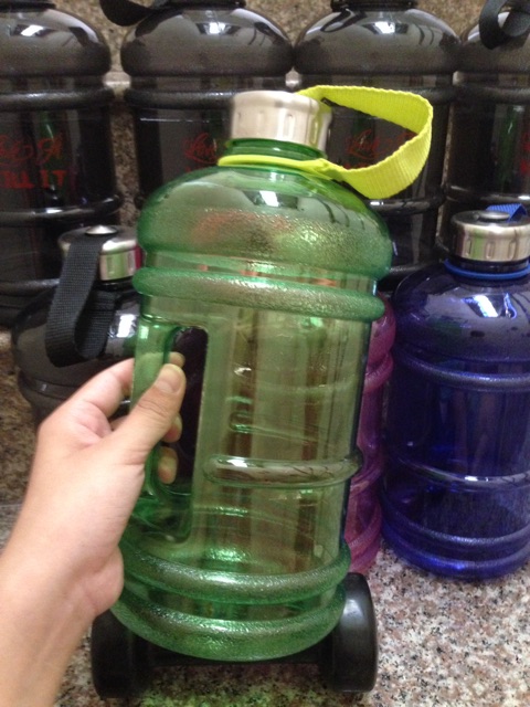 Bình nước màu 2.2l