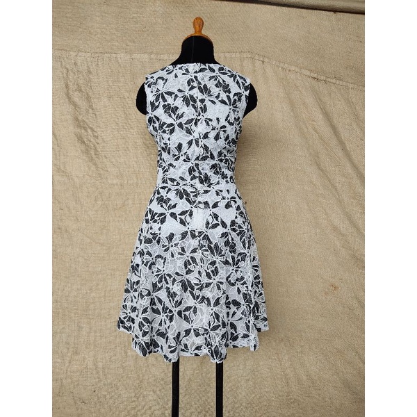 Đầm ren Hàn size M