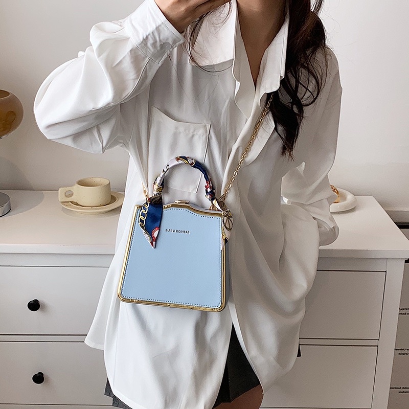 Túi đeo chéo phong cách petro dáng vuông kèm khăn 1118