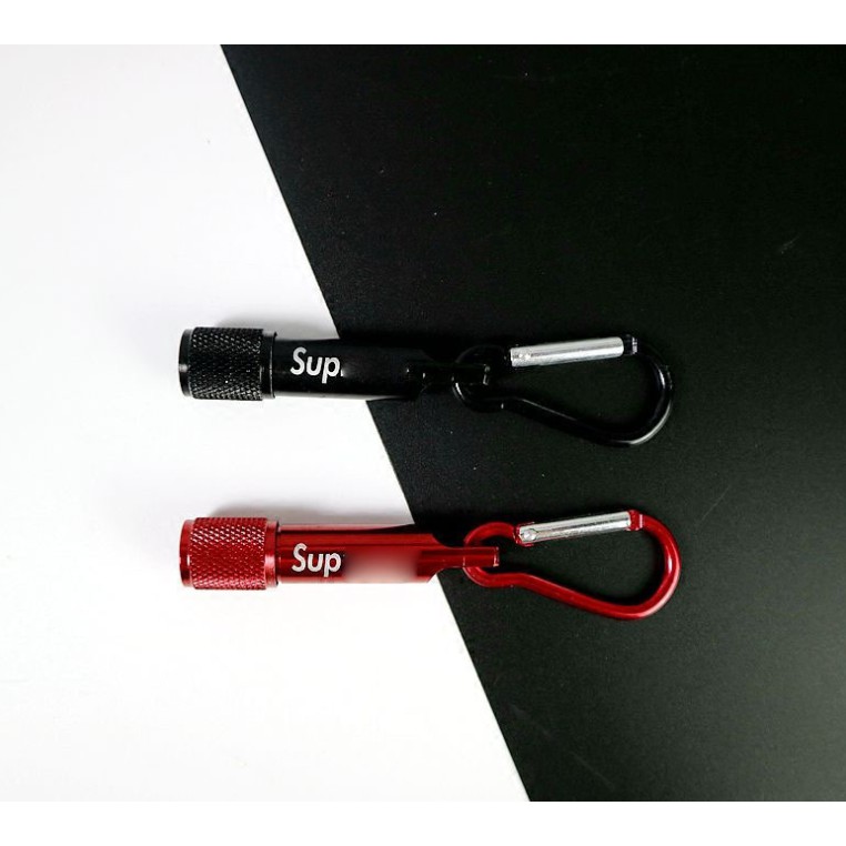Đèn pin nhỏ kết hợp móc chìa khóa SUPREME
