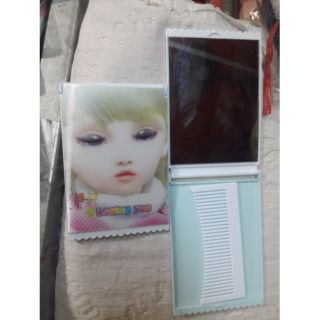 Gương + lược gập bằng nhựa