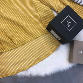 ÁO SƠMI CỔ V VẠT CHỒNG