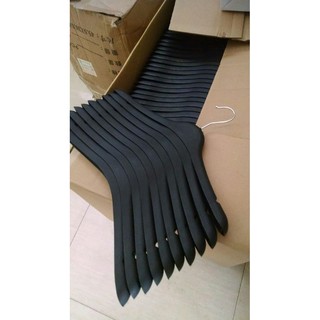 MÓC TREO QUẦN ÁO NHỰA NỮ VAI TO (ĐEN) - MẮC QUẦN ÁO CHO SHOP - PHỤ KIỆN SHOP THỜI TRANG - ĐỒ DÙNG TIỆN ÍCH GIA ĐÌNH