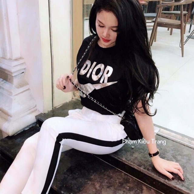 Set thể thao áo + quần trắng sọc