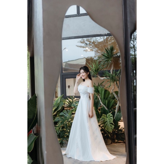 Váy cưới đi bàn cô dâu tay trễ