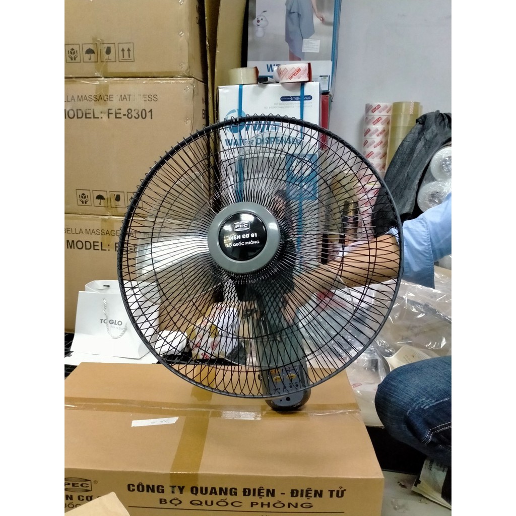 Quạt treo tường Điện Cơ 91 QTT-ĐKA Có điều khiển từ xa, sải cánh 400mm - Bộ Quốc Phòng