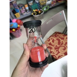 Đồng hồ cát thuỷ tinh 20 phút.