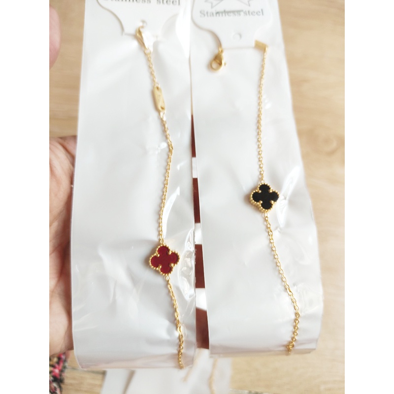 Lắc Tay Cỏ 4 Lá 2 Mặt 2 Màu Titan Ko Đen TT 4413