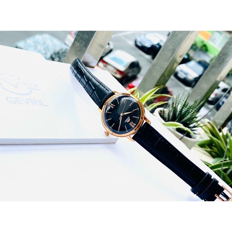 Đồng hồ nữ dây da Orient Slim Quartz RA QC1703B10B