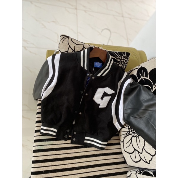 Khoác bomber dáng crop phối tay da