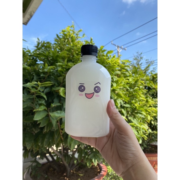1 chai dẹp bầu , có kèm nắp f28 đen  có nắp nhôm