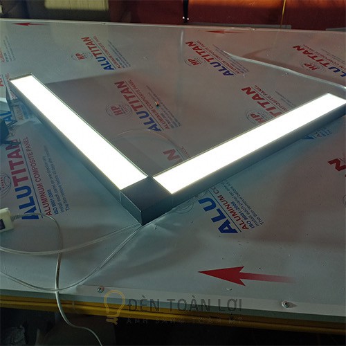 Đèn máng led hộp thả trần 0,6m 18W cho văn phòng gía rẻ