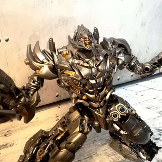 Mô hình Megatron LS-06 Black Mamba Transformers MPM04 Oversize