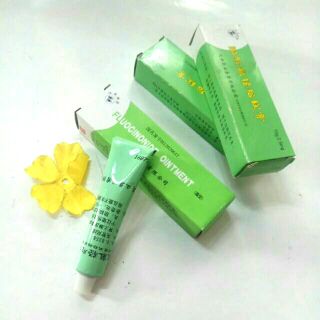 Kem dưỡng trắng da ( kem con én , 15k/1sp )