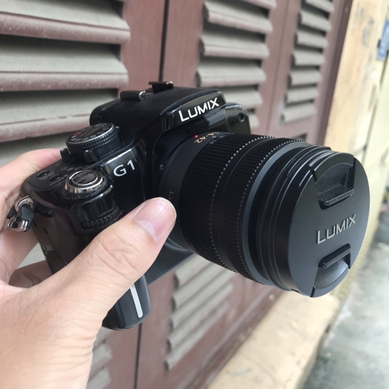 Máy ảnh Lumix G1 kèm ống kính 14-42